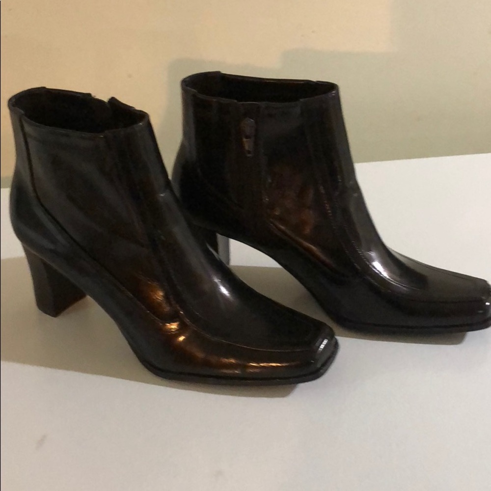 Zippered,ankle ,boots